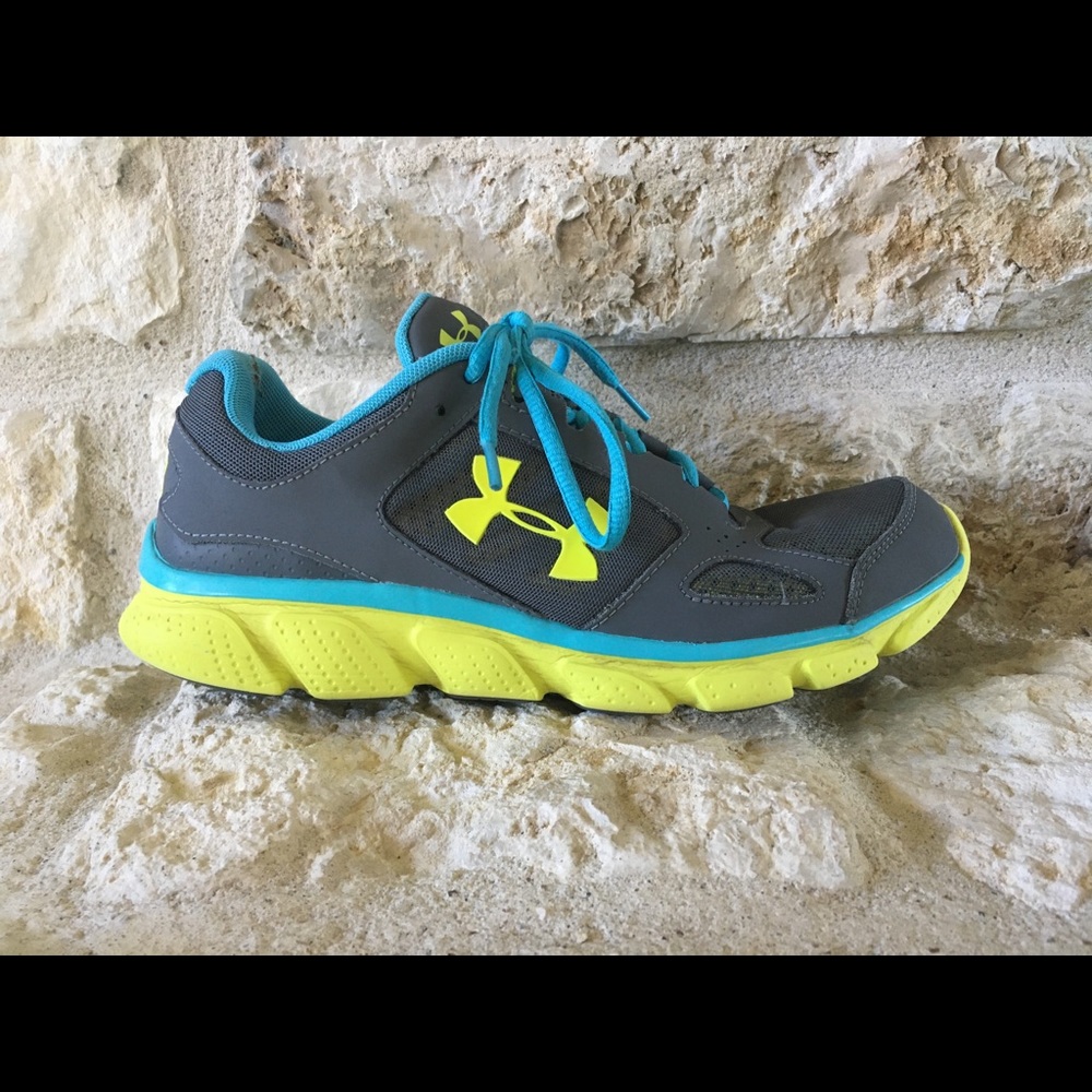 Under Armor women’s Shoes